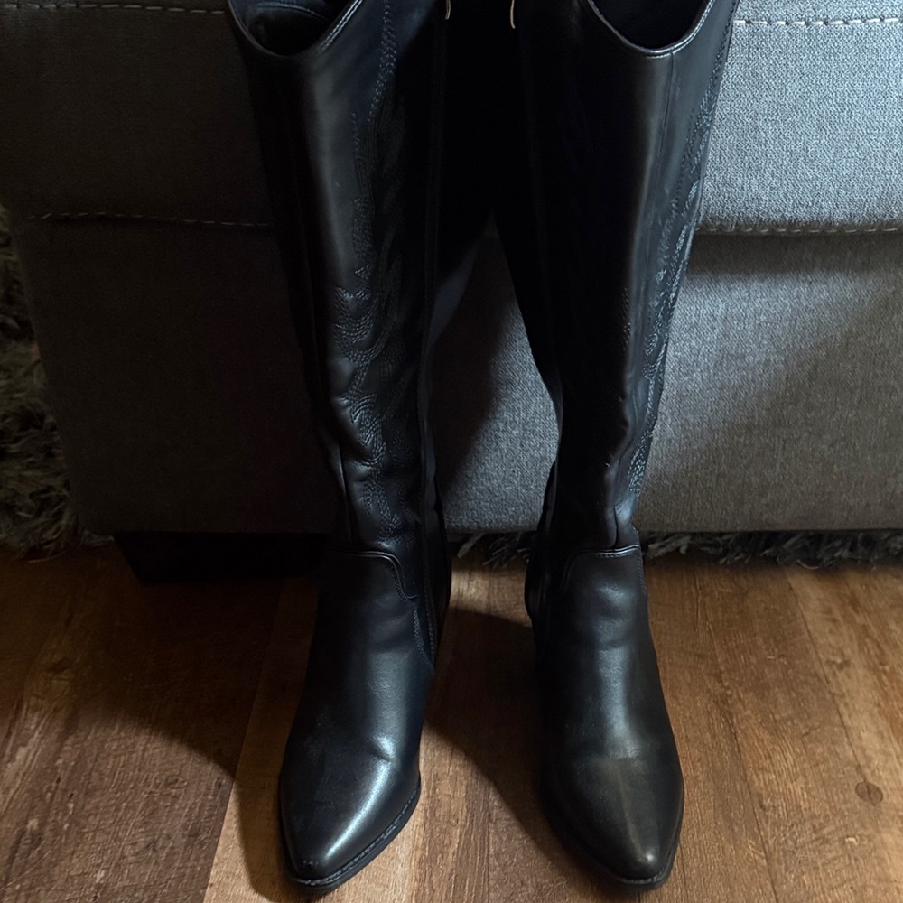 Dream Pairs Black Heeled Boots - Picture 5 of 8